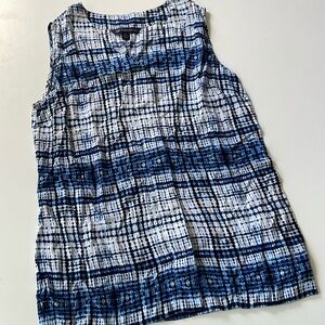 Brooks Brothers  Size 6 Lightweight Sleeveless Button Top Tie-Dye Pattern